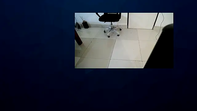 Snapshot of SophiaVee chatting on 07/18/26, 01:37 SophiaVee online show from 07/18/26, 01:37