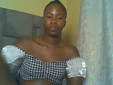 Snapshot of Cuteebony16 chatting on 05/19/26, 03:18 Cuteebony16 online show from 05/19/26, 03:18