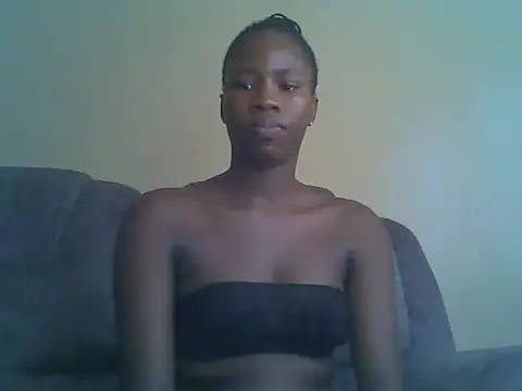 Snapshot of Cuteebony16 chatting on 05/25/26, 12:11 Cuteebony16 online show from 05/25/26, 12:11