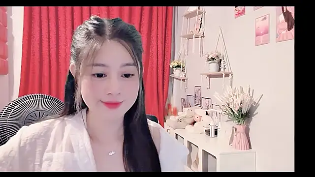 Snapshot of Bee-Cherry chatting on 06/07/26, 07:56 Bee-Cherry online show from 06/07/26, 07:56
