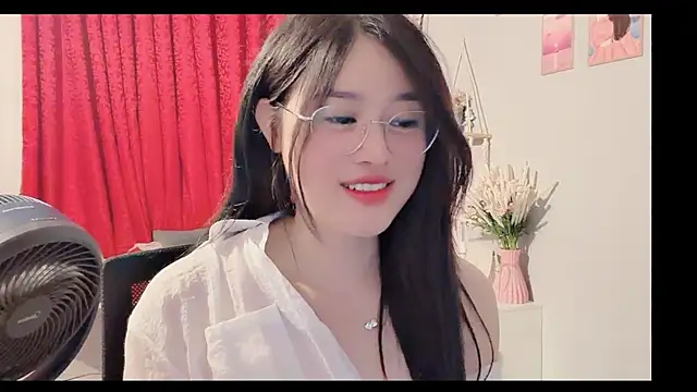 Snapshot of Bee-Cherry chatting on 06/09/26, 01:56 Bee-Cherry online show from 06/09/26, 01:56
