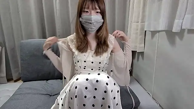 Snapshot of ichigochan25 chatting on 06/15/26, 12:40 ichigochan25 online show from 06/15/26, 12:40