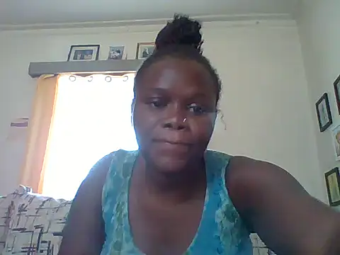 Snapshot of PinkyMonique chatting on 06/11/26, 06:00 PinkyMonique online show from 06/11/26, 06:00
