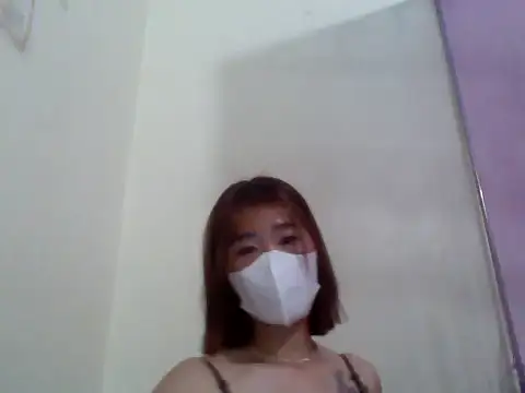 Snapshot of Lissaa18 chatting on 05/24/26, 02:33 Lissaa18 online show from 05/24/26, 02:33