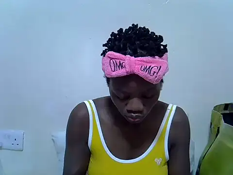 Twerliee online show from 06/05/26, 07:19