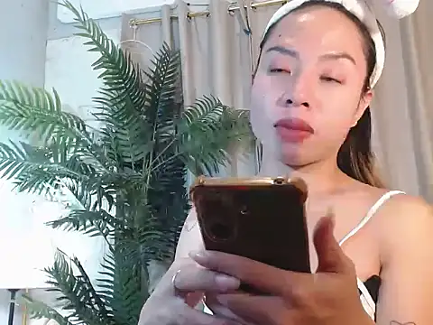 Super Hot BunnyXX online show from 05/20/26, 06:03