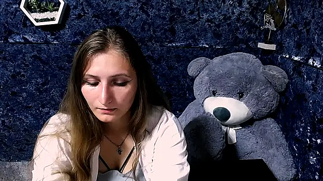 Jenny smille  online show from 07/17/26, 05:14