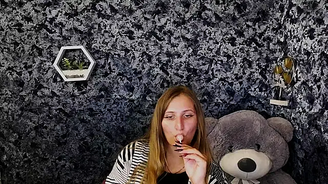 Jenny smille  online show from 07/20/26, 08:06