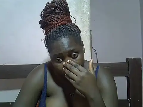 Snapshot of Horny-quen chatting on 06/05/26, 06:42 Horny-quen online show from 06/05/26, 06:42