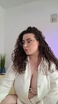 Elissa Floyd   online show from 06/15/26, 09:22