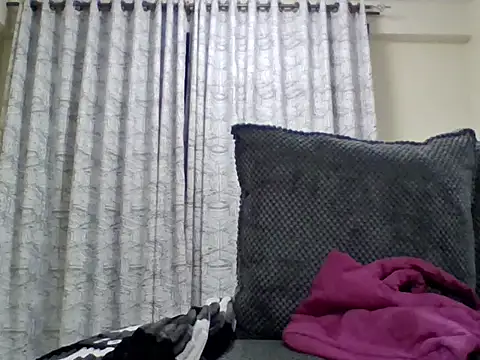 Snapshot of camila_lorah chatting on 05/26/26, 10:17 camila lorah online show from 05/26/26, 10:17