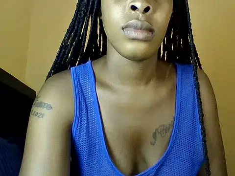 Snapshot of camila_lorah chatting on 06/11/26, 02:15 camila lorah online show from 06/11/26, 02:15