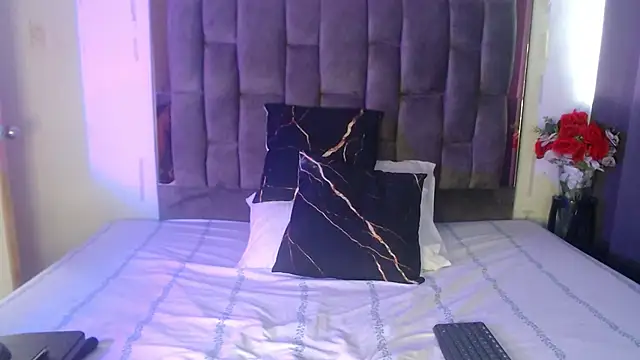 Emily milfF online show from 07/28/26, 02:13