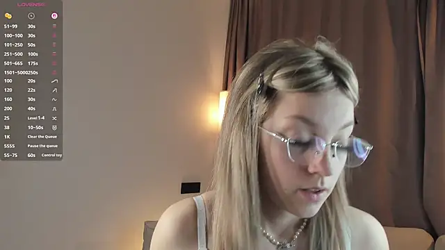 Snapshot of NovaOliphant chatting on 06/11/26, 07:45 NovaOliphant online show from 06/11/26, 07:45