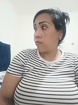 OliviaWilliamm online show from 07/15/26, 12:16