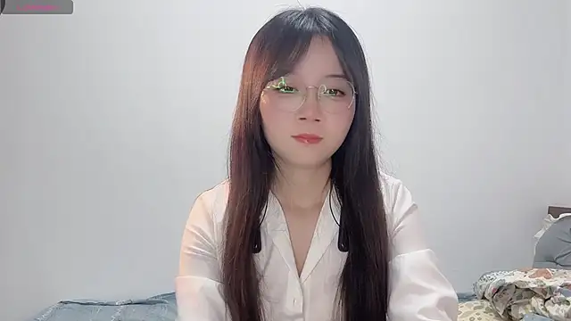 Snapshot of 77-Vicky chatting on 06/08/26, 01:28 77-Vicky online show from 06/08/26, 01:28