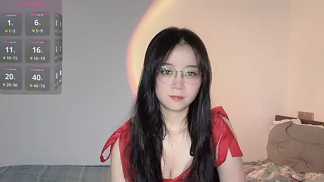 Snapshot of 77-Vicky chatting on 06/12/26, 02:10 77-Vicky online show from 06/12/26, 02:10