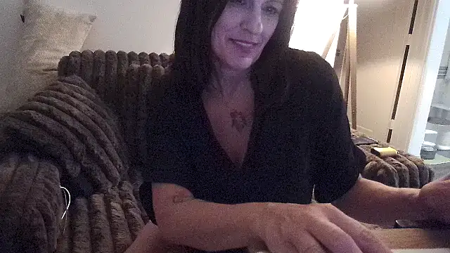 desperatelyseeking online show from 06/02/26, 02:57