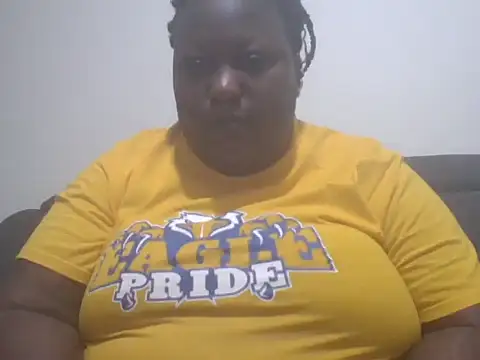 Snapshot of fat_ebonyqueen chatting on 05/27/26, 12:18 fat ebonyqueen online show from 05/27/26, 12:18