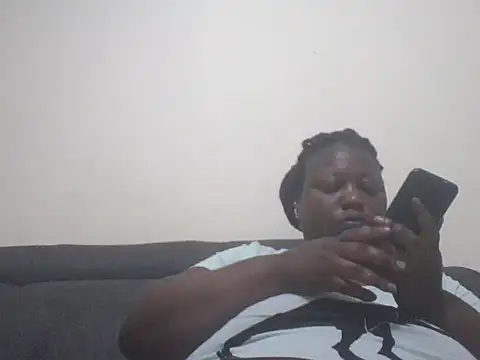 Snapshot of fat_ebonyqueen chatting on 05/30/26, 08:28 fat ebonyqueen online show from 05/30/26, 08:28
