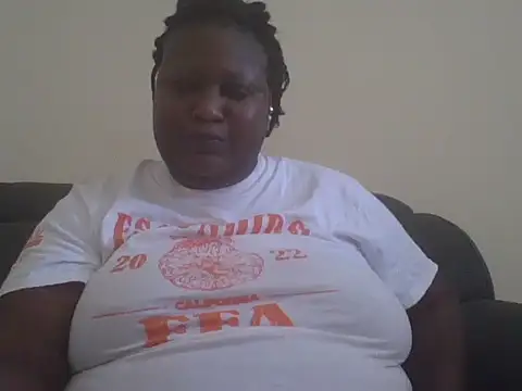 Snapshot of fat_ebonyqueen chatting on 06/01/26, 09:00 fat ebonyqueen online show from 06/01/26, 09:00