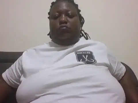 Snapshot of fat_ebonyqueen chatting on 06/08/26, 07:47 fat ebonyqueen online show from 06/08/26, 07:47