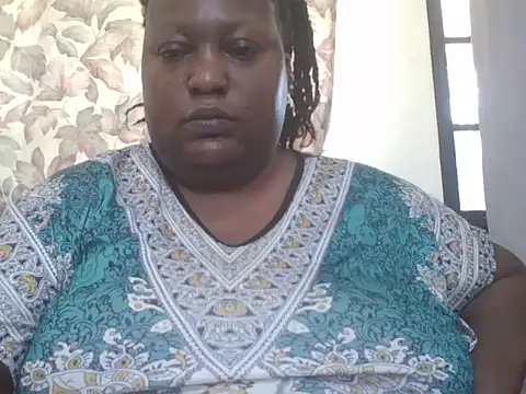 Snapshot of fat_ebonyqueen chatting on 06/10/26, 08:24 fat ebonyqueen online show from 06/10/26, 08:24