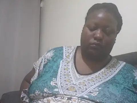 Snapshot of fat_ebonyqueen chatting on 06/11/26, 12:32 fat ebonyqueen online show from 06/11/26, 12:32
