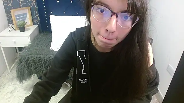 Snapshot of Allyshon_ chatting on 05/25/26, 07:53 Allyshon online show from 05/25/26, 07:53
