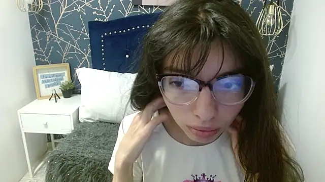 Snapshot of Allyshon_ chatting on 06/02/26, 07:49 Allyshon online show from 06/02/26, 07:49
