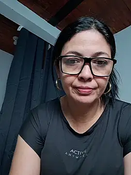 Snapshot of Scarlett_Valnyx chatting on 06/01/26, 01:02 Scarlett Valnyx online show from 06/01/26, 01:02