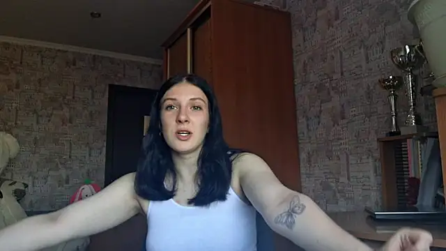 Snapshot of MoroseViki chatting on 05/22/26, 01:17 MoroseViki online show from 05/22/26, 01:17