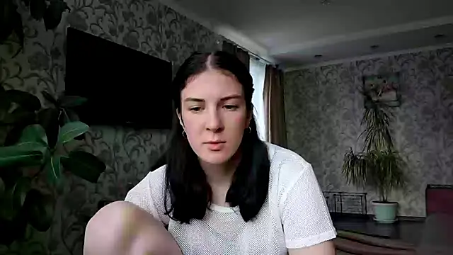 Snapshot of MoroseViki chatting on 06/03/26, 01:57 MoroseViki online show from 06/03/26, 01:57