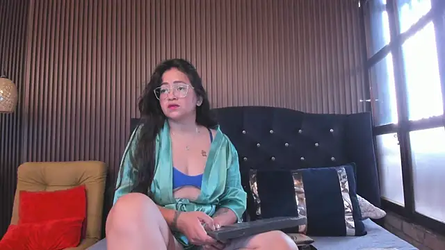 AlissBluumm online show from 05/25/26, 07:31