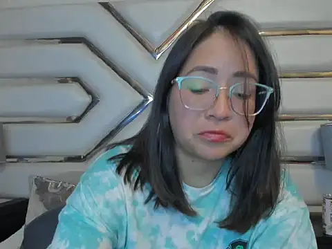 AlissBluumm online show from 06/09/26, 07:25