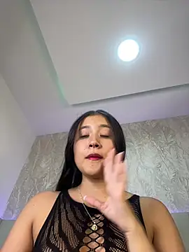 Snapshot of amara_huxly chatting on 06/11/26, 07:56 amara huxly online show from 06/11/26, 07:56