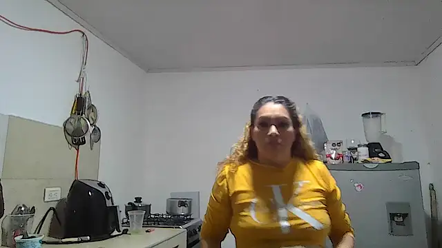 Snapshot of Layla-Astrum chatting on 06/08/26, 02:34 Layla-Astrum online show from 06/08/26, 02:34