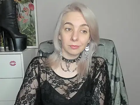 Snapshot of velvetanne chatting on 06/12/26, 06:45 velvetanne online show from 06/12/26, 06:45