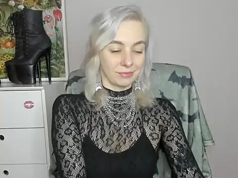 Snapshot of velvetanne chatting on 06/15/26, 06:26 velvetanne online show from 06/15/26, 06:26