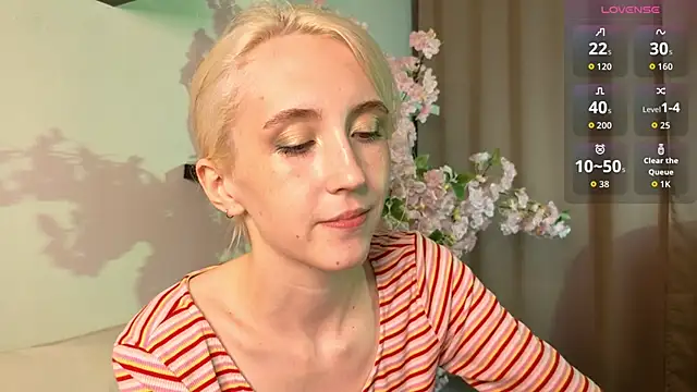 Snapshot of Elen__Moore chatting on 06/05/26, 10:43 Elen Moore online show from 06/05/26, 10:43