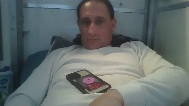 brazybooty92 online show from 06/08/26, 01:33