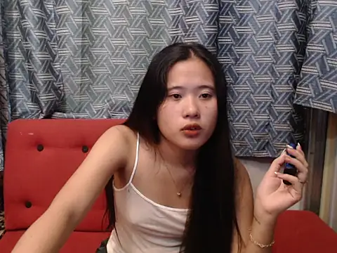 Snapshot of petiteasian_pinaygirl chatting on 07/08/26, 04:50 petiteasian pinaygirl online show from 07/08/26, 04:50