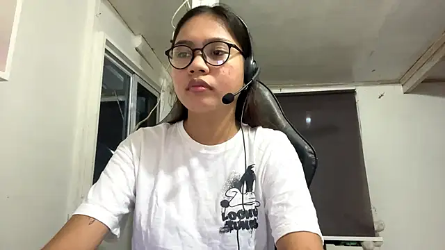 Snapshot of SalleyRoloff chatting on 06/05/26, 02:12 SalleyRoloff online show from 06/05/26, 02:12