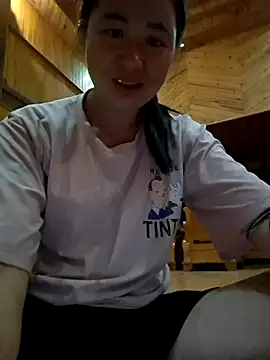 Snapshot of Mila_00 chatting on 06/05/26, 01:06 Mila 00 online show from 06/05/26, 01:06
