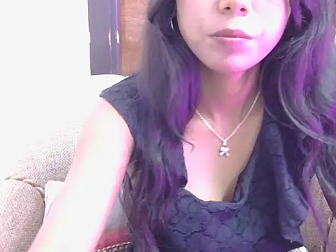 Snapshot of iliyana-20 chatting on 05/23/26, 05:23 iliyana-20 online show from 05/23/26, 05:23