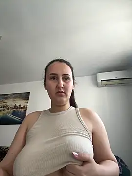 SweetTerrea online show from 05/25/26, 07:03