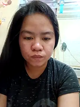 Snapshot of xyummytits69x chatting on 06/13/26, 12:36 xyummytits69x online show from 06/13/26, 12:36