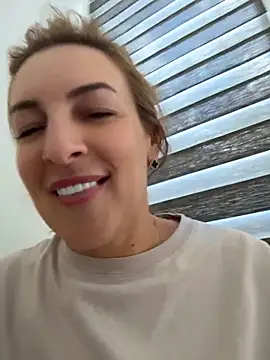 Hot-Milf4U online show from 06/05/26, 12:44