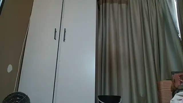YummyMilkyLane online show from 06/05/26, 05:47