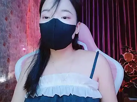 Julie Ulie online show from 06/12/26, 03:11